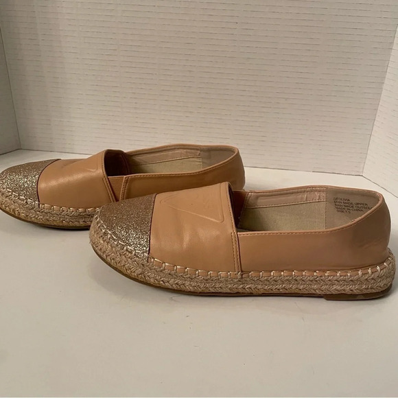 ✨ Guess Glitter Flats! Woman’s Size 7.5 ✨ - Picture 7 of 8